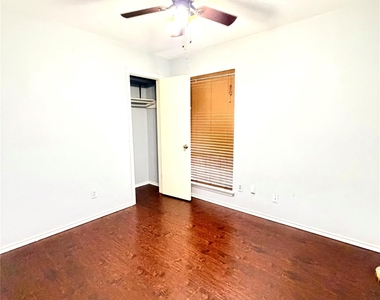 7402 Alegria Drive - Photo Thumbnail 19