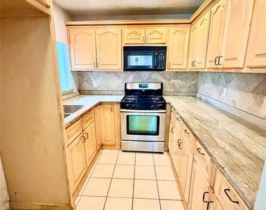 7402 Alegria Drive - Photo Thumbnail 14