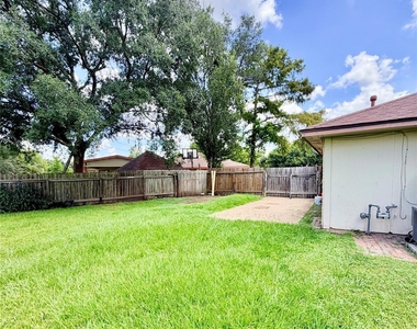 7402 Alegria Drive - Photo Thumbnail 23