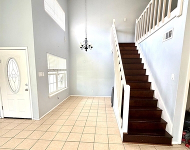 7402 Alegria Drive - Photo Thumbnail 6