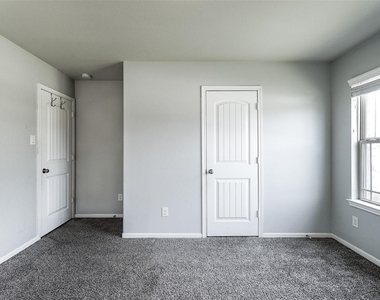 29319 Dunns Creek Court - Photo Thumbnail 14