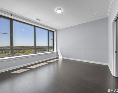 100 Parrott Drive - Photo Thumbnail 12