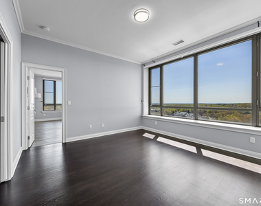 100 Parrott Drive - Photo Thumbnail 10
