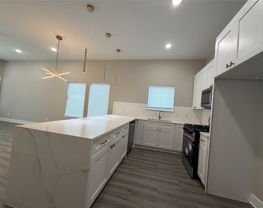 8114 Double Avenue - Photo Thumbnail 2