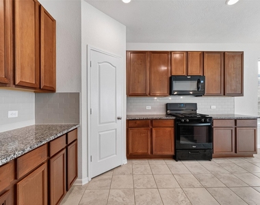 25611 Reign Wayman Court - Photo Thumbnail 8