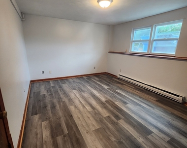 11 Sunrise Terrace - Photo Thumbnail 4
