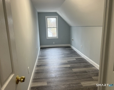 268 Davenport Avenue - Photo Thumbnail 13