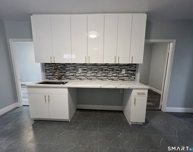 268 Davenport Avenue - Photo Thumbnail 3