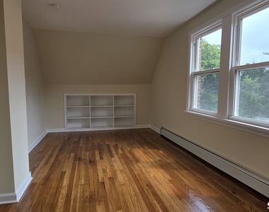 782 Center Street - Photo Thumbnail 17
