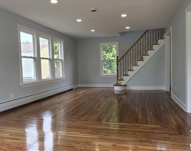 782 Center Street - Photo Thumbnail 6