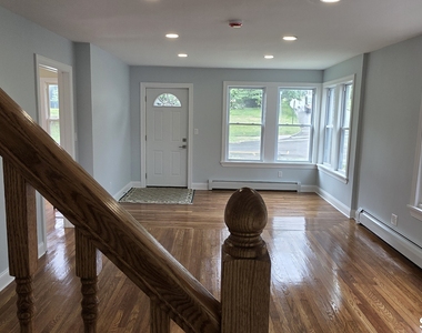 782 Center Street - Photo Thumbnail 8