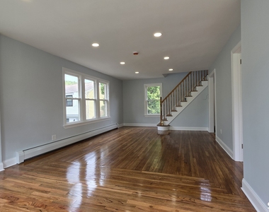 782 Center Street - Photo Thumbnail 5