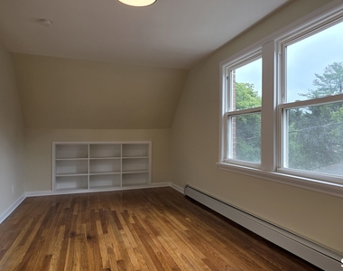 782 Center Street - Photo Thumbnail 16