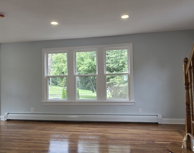 782 Center Street - Photo Thumbnail 10