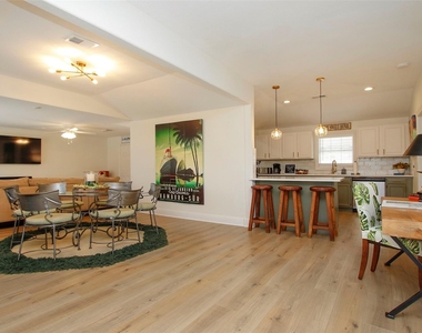 1518 Sabine Street - Photo Thumbnail 11