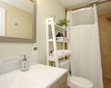 1518 Sabine Street - Photo Thumbnail 34