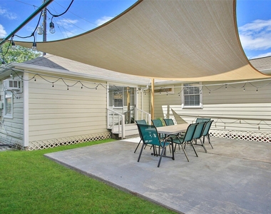 1518 Sabine Street - Photo Thumbnail 37