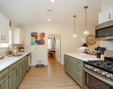 1518 Sabine Street - Photo Thumbnail 22
