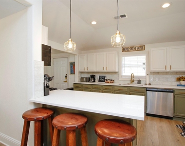 1518 Sabine Street - Photo Thumbnail 18