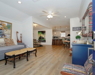 1518 Sabine Street - Photo Thumbnail 7