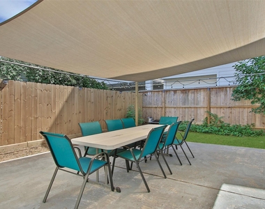 1518 Sabine Street - Photo Thumbnail 35