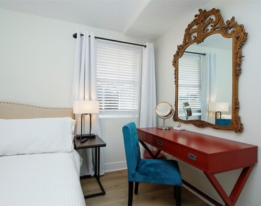 1518 Sabine Street - Photo Thumbnail 25