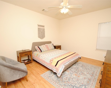6363 Provident Green Drive - Photo Thumbnail 12