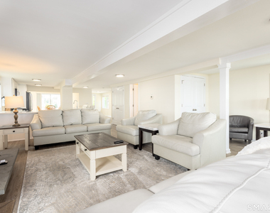 989 Fairfield Beach Road - Photo Thumbnail 8