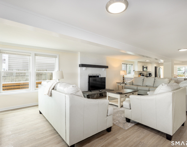 989 Fairfield Beach Road - Photo Thumbnail 7
