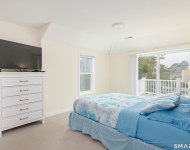 989 Fairfield Beach Road - Photo Thumbnail 13