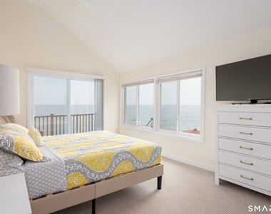 989 Fairfield Beach Road - Photo Thumbnail 11