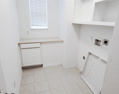 9523 Caddo Ridge Lane - Photo Thumbnail 19
