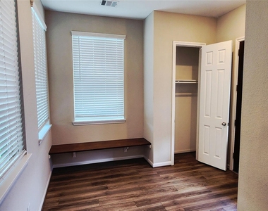 9523 Caddo Ridge Lane - Photo Thumbnail 8