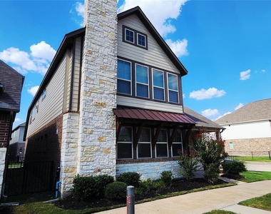 9523 Caddo Ridge Lane - Photo Thumbnail 4