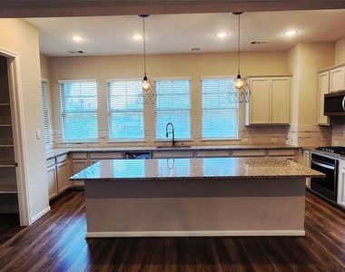 9523 Caddo Ridge Lane - Photo Thumbnail 7