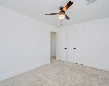 6117 Settlers Square Lane - Photo Thumbnail 31