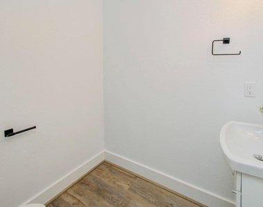 6117 Settlers Square Lane - Photo Thumbnail 6