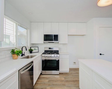 6117 Settlers Square Lane - Photo Thumbnail 14