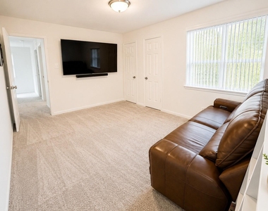 2123 Shadow Park Drive - Photo Thumbnail 9