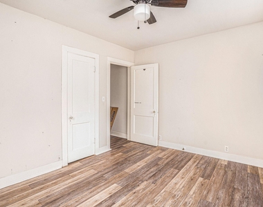 202 Beatrice Street - Photo Thumbnail 8