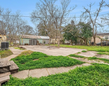 202 Beatrice Street - Photo Thumbnail 12