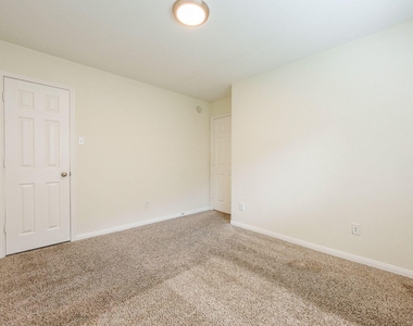 11123 Overland Trail Drive - Photo Thumbnail 14