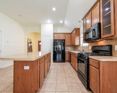 11123 Overland Trail Drive - Photo Thumbnail 5