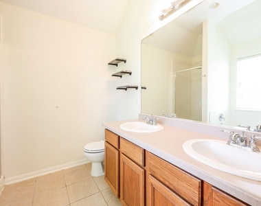 11123 Overland Trail Drive - Photo Thumbnail 10