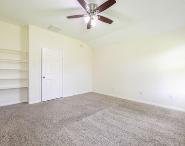 11123 Overland Trail Drive - Photo Thumbnail 9