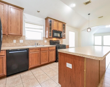 11123 Overland Trail Drive - Photo Thumbnail 4