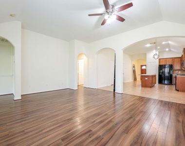 11123 Overland Trail Drive - Photo Thumbnail 8
