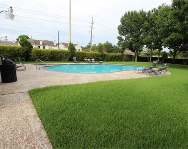 2930 Grants Lake Boulevard - Photo Thumbnail 25