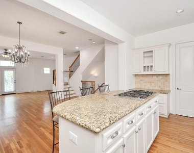 5815 Lacy Street - Photo Thumbnail 24