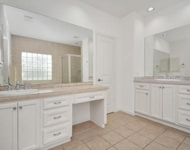 5815 Lacy Street - Photo Thumbnail 10